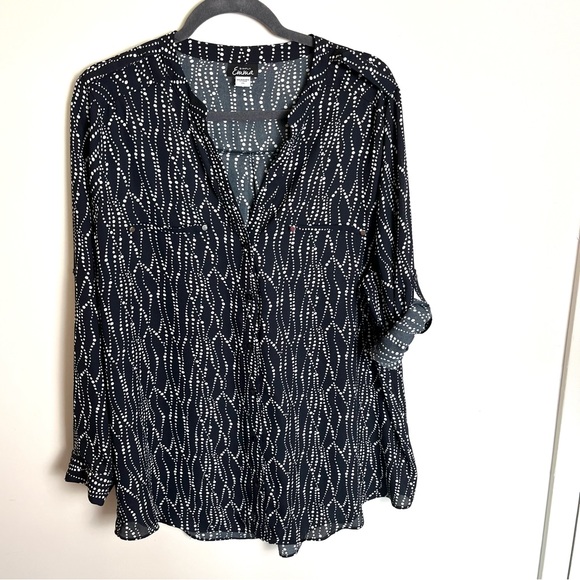 Simply Emma Top Womens 2x Black White Dot Button Front Convertible Tab Sleeves - Picture 2 of 9